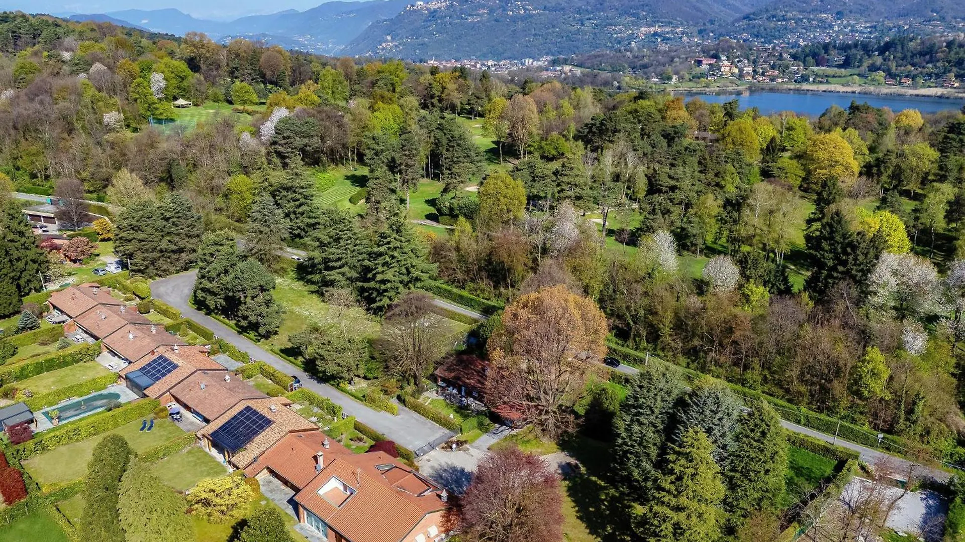Apartment Country House Montorfano - By Myhomeincomo Capiago Intimiano